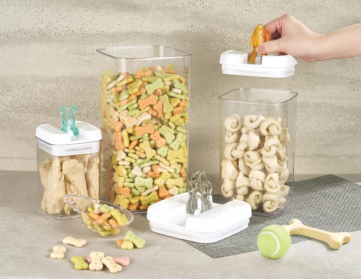 Airtight Pet Food Container with Flip Top Handles Q298937