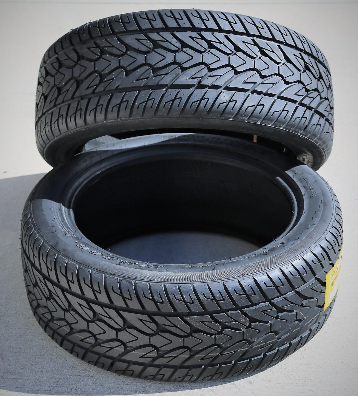 275/55R20 117H All Season XL Performance Tire I937829